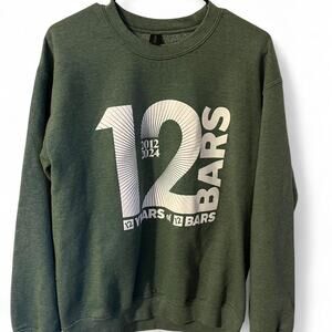 Green and white 12 Bars